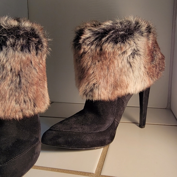 Via Spiga, Shoes,booties, black with fur, size 7M - Picture 5 of 5